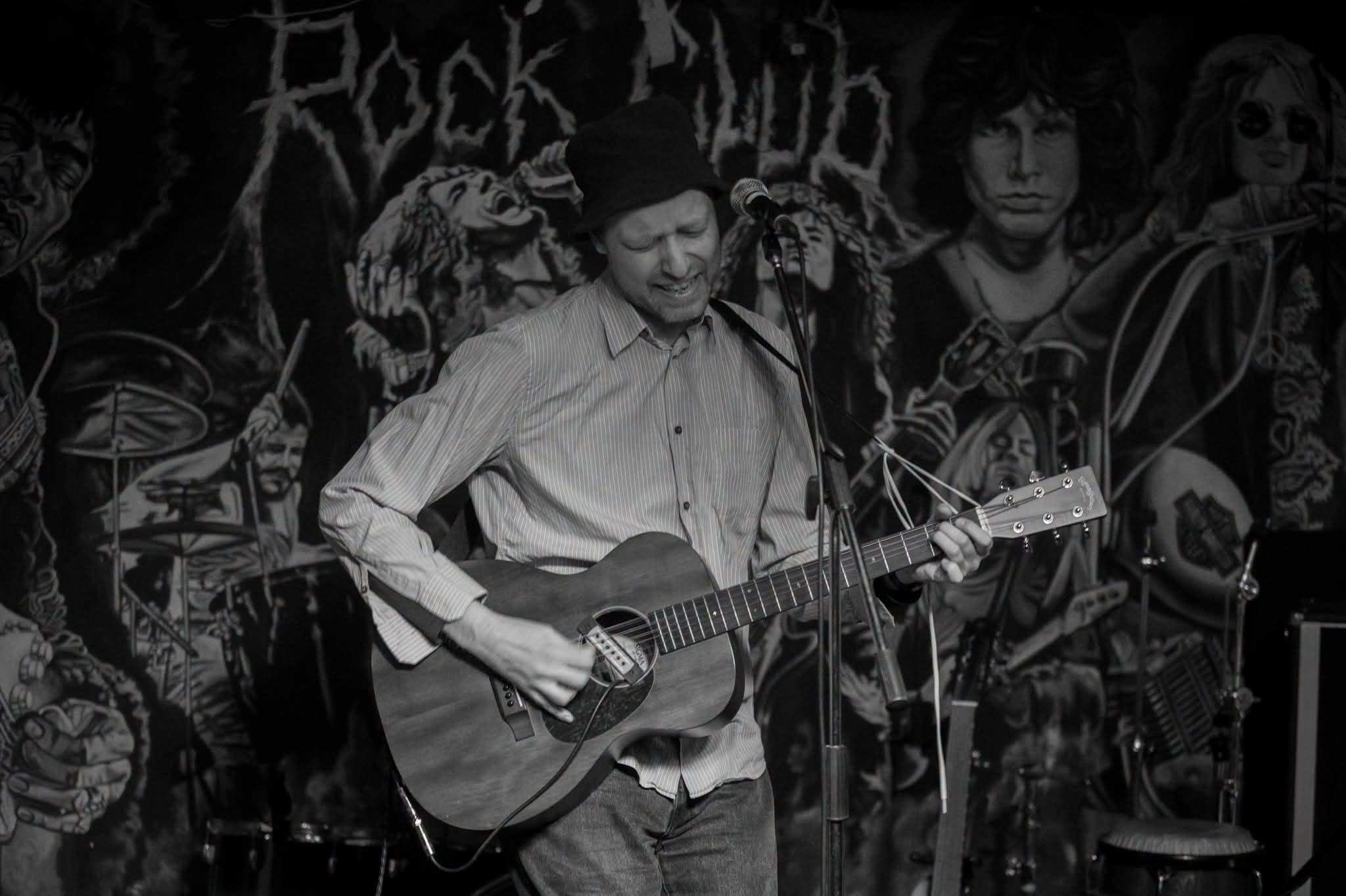 Daniel Kovač - akustični koncert